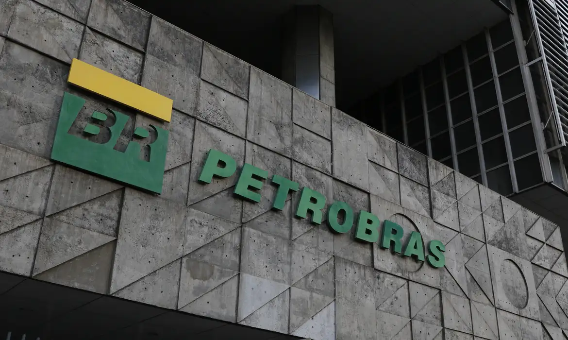 Argentina compra gás natural da Petrobras para conter escassez - Estado de Minas