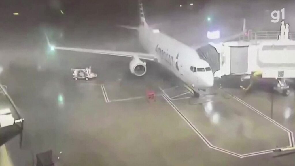 VÍDEO: Avião é arrastado pela força do vento em aeroporto do Texas, nos Estados Unidos - G1