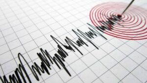 Terremoto de magnitude 7,5 atinge o Japão e causa alerta de tsunami