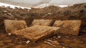 Arqueólogos encontram biblioteca perdida de civilização que os romanos tentaram apagar