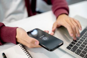 mais da metade dos jovens já usa chatbots