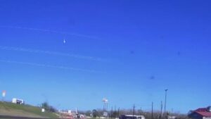 ‘Rocha espacial’ pode ter atingido casa nos EUA após clarão no céu