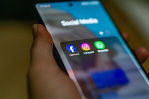 Fim de uma era: redes sociais já são a principal fonte de notícias
