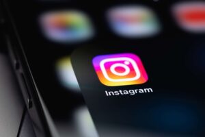Instagram vai punir perfis gerados por IA que não se identificarem