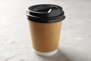 Copo biodegradável também liberou partículas de plástico em teste