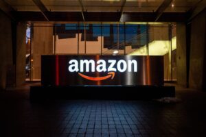 Amazon investirá R$ 5,2 bi em comunidades de data centers